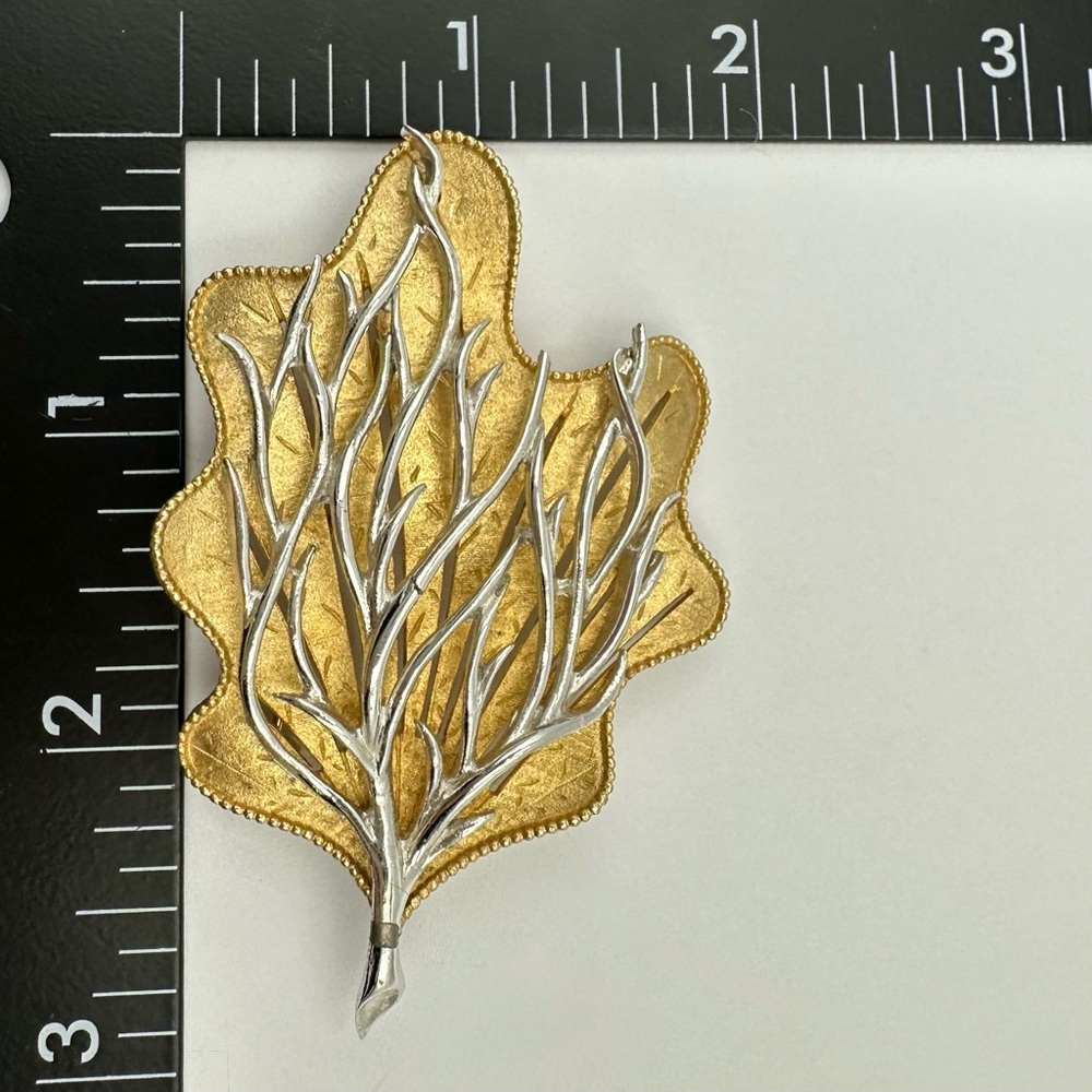 Coro Signed Vintage Gold & Silver
Tone Leaf Branch Brooch Pin - Picture 4 of 4